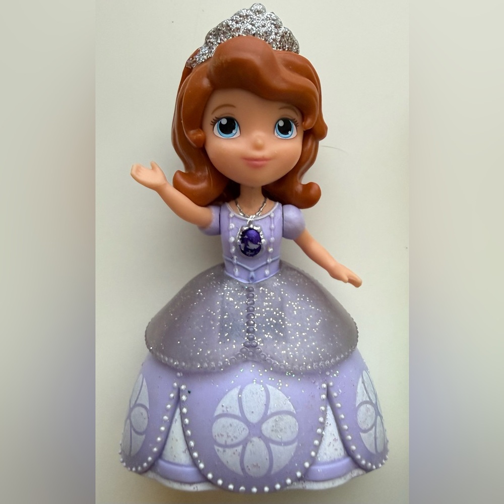 Disney Mini Princess Doll Set - Purple, Yellow, Blue Dresses - Picture 3 of 10